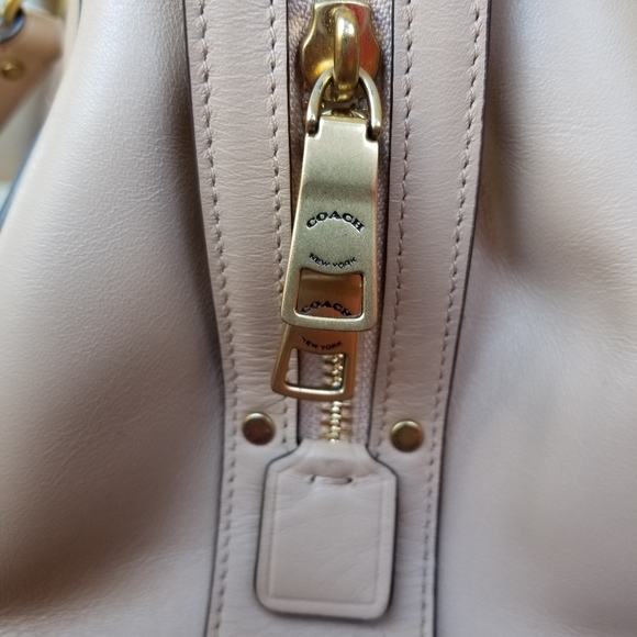 Big tan leather  COACH Bag ❤SALE❤ - Picture 14 of 16